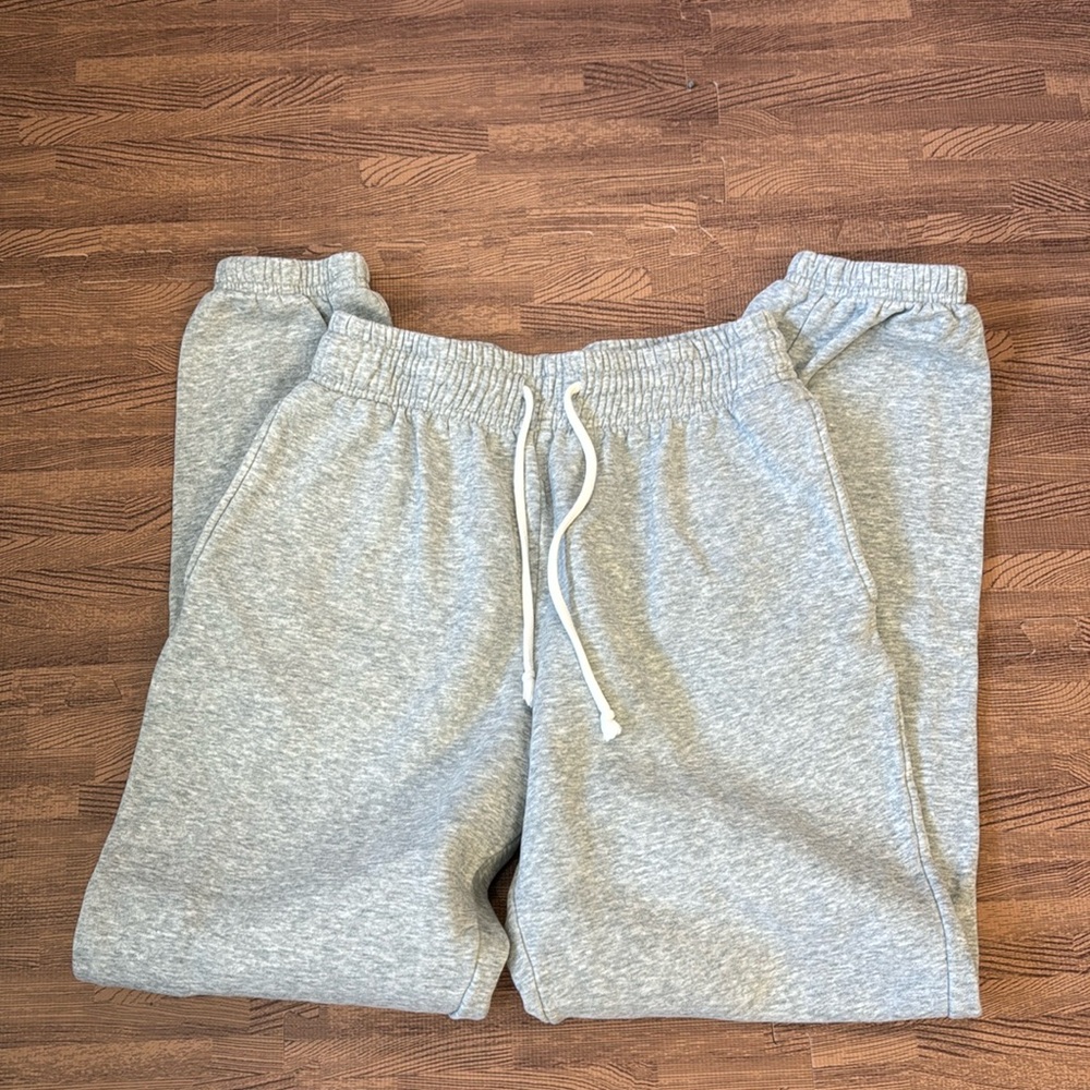 GRAY MEDIUM SWEATPANTS